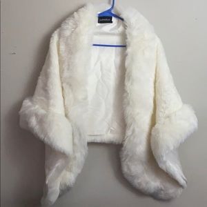 Ivory Women's Faux Fur Wedding Shawl
